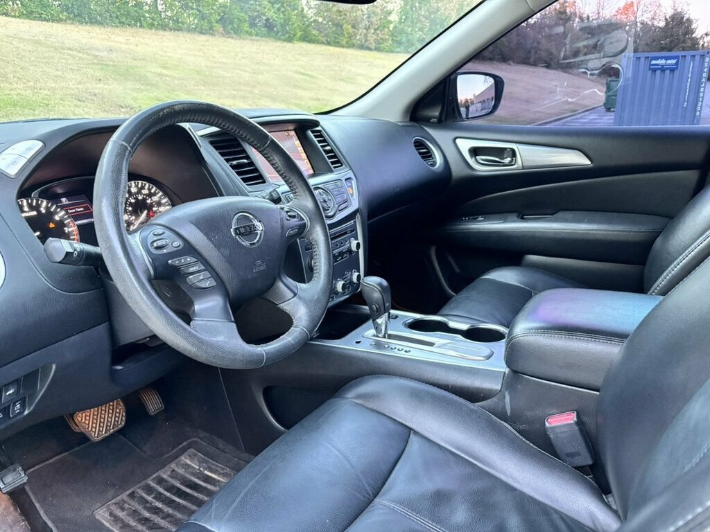 Used 2018 Nissan Pathfinder SL FWD image 10