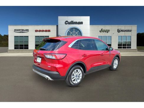 Used 2020 Ford Escape SE FWD image 3