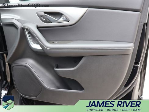 Used 2025 Chevrolet Blazer LT AWD/4WD image 8