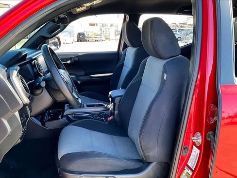 Used 2020 Toyota Tacoma TRD Off-Road image 8