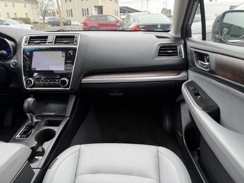 Used 2018 Subaru Outback 2.5i Limited image 30