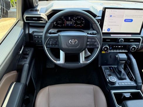 Used 2026 Toyota 4Runner Limited AWD/4WD image 22