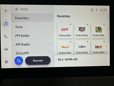 Used 2025 Toyota Prius XLE image 27