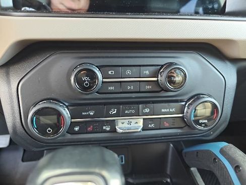 Certified 2021 Ford Bronco Wildtrak image 11