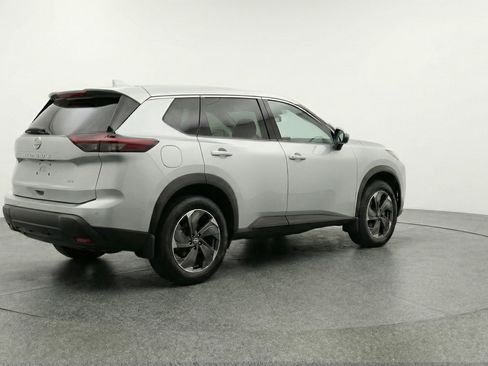 Used 2025 Nissan Rogue SV AWD/4WD image 9