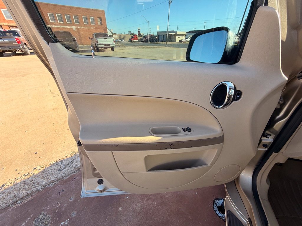 Used 2008 Chevrolet HHR LT w/ LT Preferred Equipment Group FWD image 14