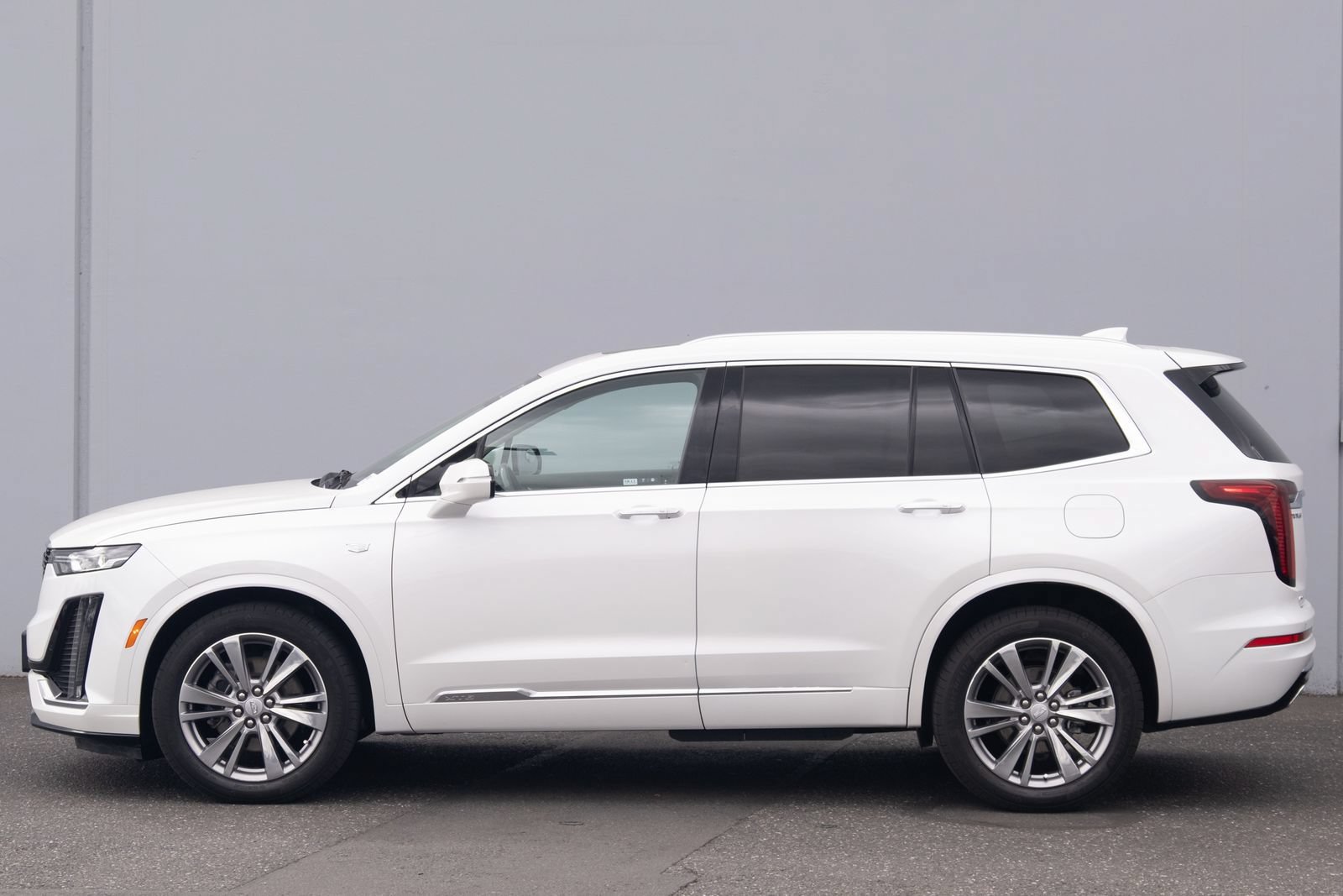 Used 2024 Cadillac XT6 Premium Luxury AWD/4WD image 29