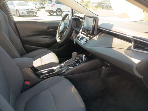 Used 2022 Toyota Corolla LE FWD image 25