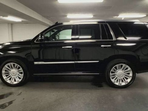 Used 2020 Cadillac Escalade Platinum AWD/4WD image 5