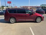 Used 2019 Chrysler Pacifica Touring-L w/ Tire & Wheel Group image 5