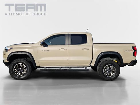 Used 2024 Chevrolet Colorado ZR2 w/ Technology Package image 4