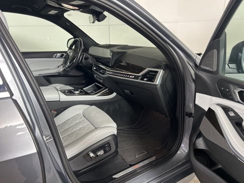 Used 2023 BMW X7 xDrive40i w/ Executive Package image 10