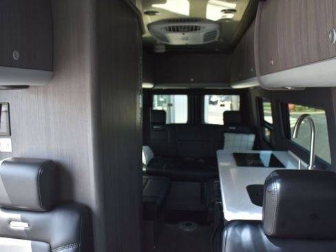 Used 2022 Mercedes-Benz Sprinter 3500 image 40