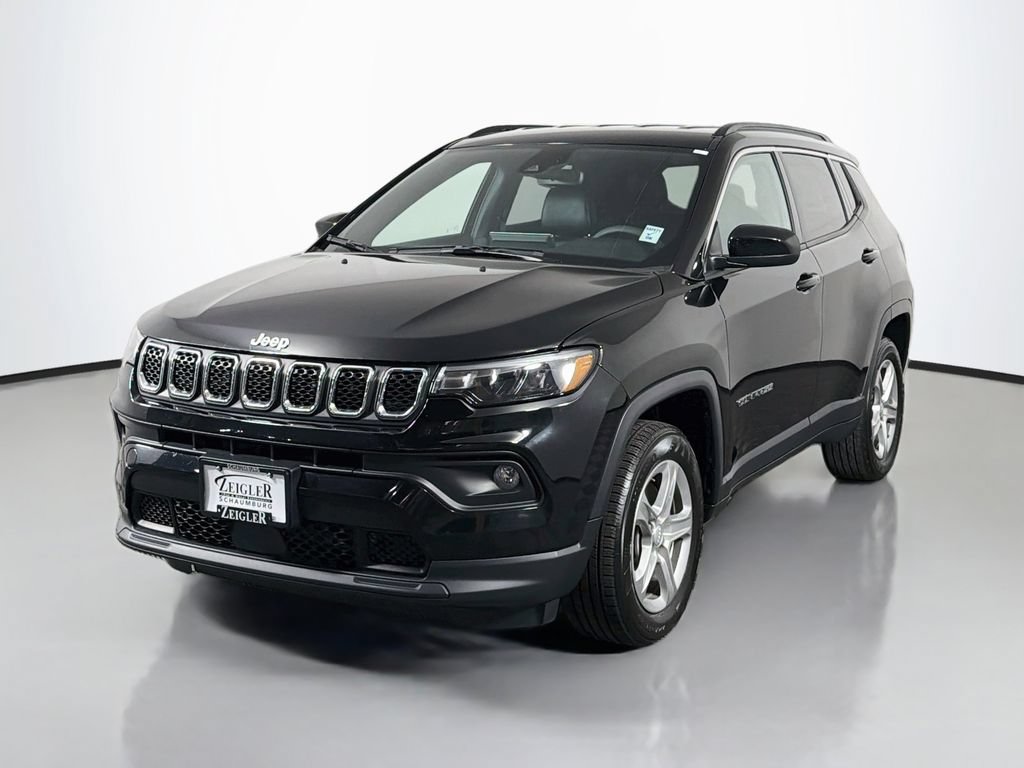 Used 2024 Jeep Compass Latitude AWD/4WD image 3