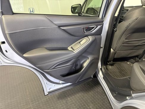 Used 2024 Subaru Forester Premium AWD/4WD image 12
