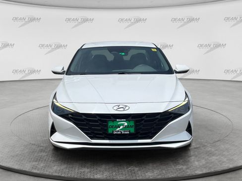 Used 2023 Hyundai Elantra SEL FWD image 2