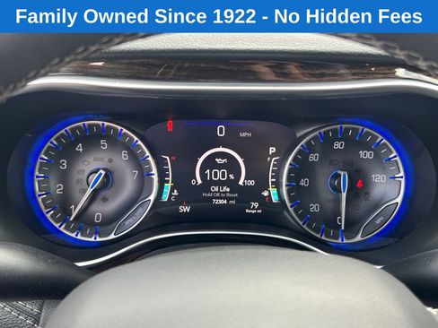 Used 2023 Chrysler Pacifica Limited FWD image 26