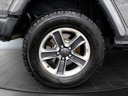 Used 2023 Jeep Wrangler Sahara image 35