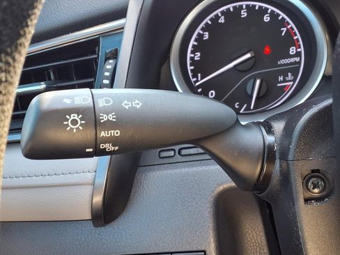 Used 2022 Toyota Camry LE image 13