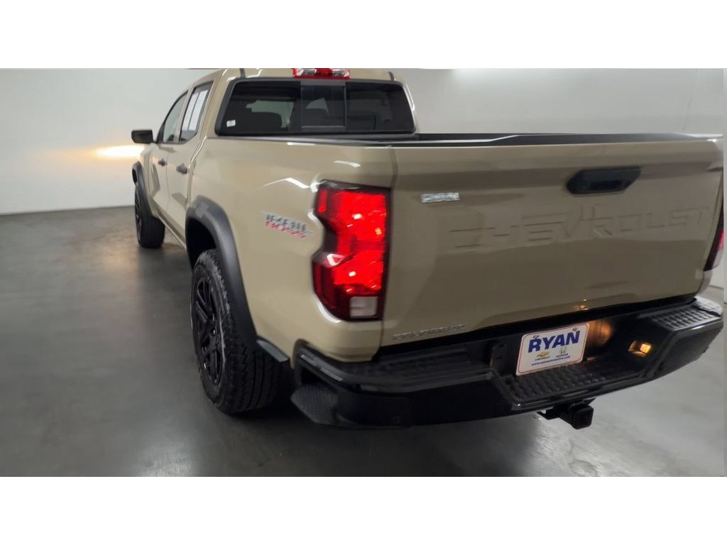 Certified 2024 Chevrolet Colorado Trail Boss w/ Technology Package AWD/4WD image 7