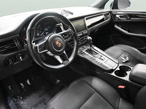 Used 2019 Porsche Macan AWD/4WD image 10
