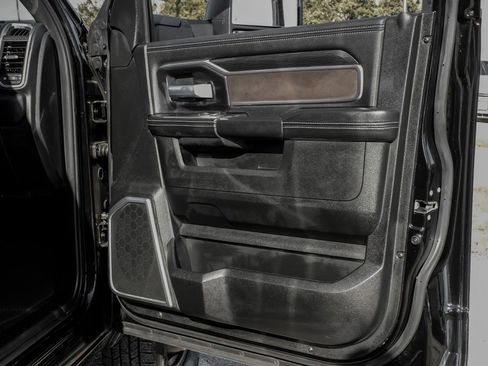 Used 2023 RAM 3500 Laramie w/ Night Edition image 40