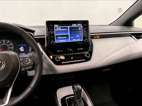 Used 2020 Toyota Corolla SE w/ SE Premium Package image 7