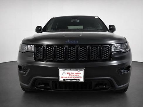 Used 2018 Jeep Grand Cherokee Laredo AWD/4WD image 2
