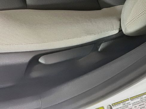 Used 2025 Toyota Corolla LE FWD image 13