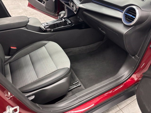 Used 2025 Chevrolet Trax LT w/ Sunroof Package FWD image 34