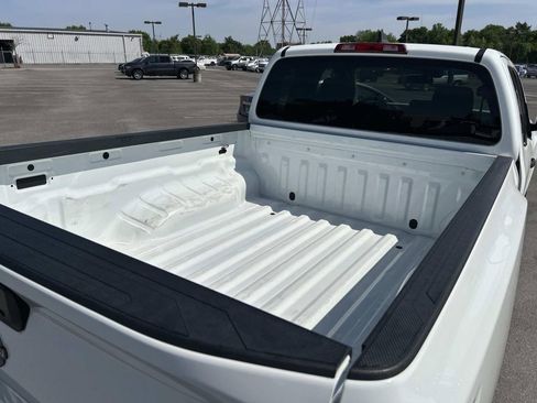 Used 2022 Nissan Frontier S RWD image 13