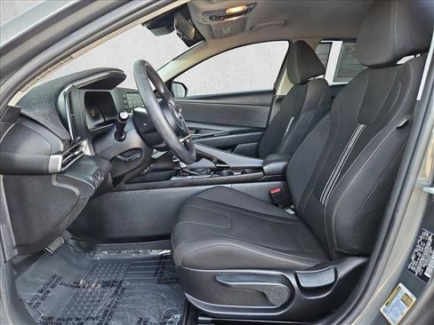 Used 2025 Hyundai Elantra Hybrid FWD image 16