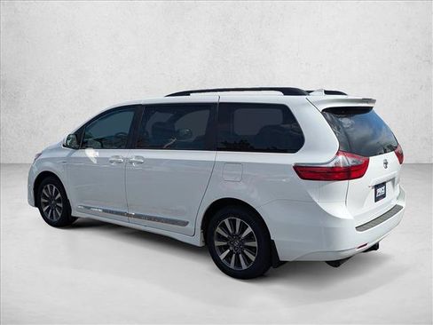 Used 2020 Toyota Sienna LE w/ Protection Package AWD/4WD image 8