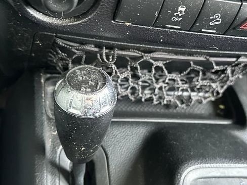 Used 2016 Jeep Wrangler Sport image 29