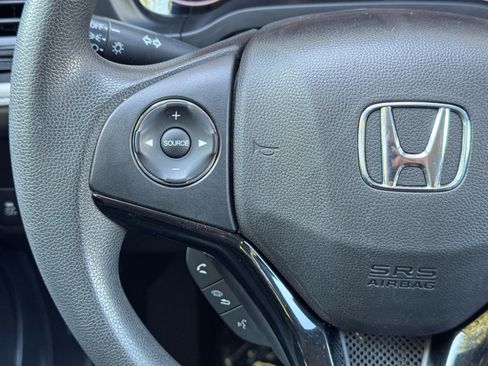 Used 2020 Honda HR-V LX image 18