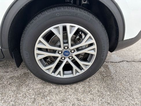 Used 2022 Ford Escape SEL image 11