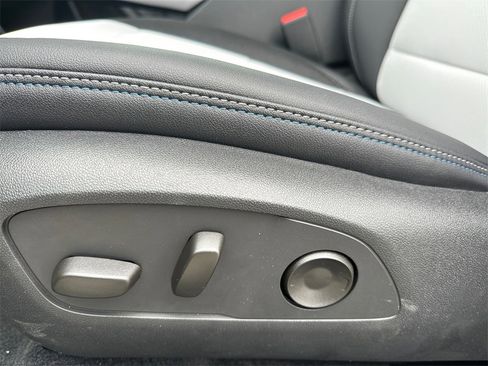 New 2026 Chevrolet Equinox EV LT image 10