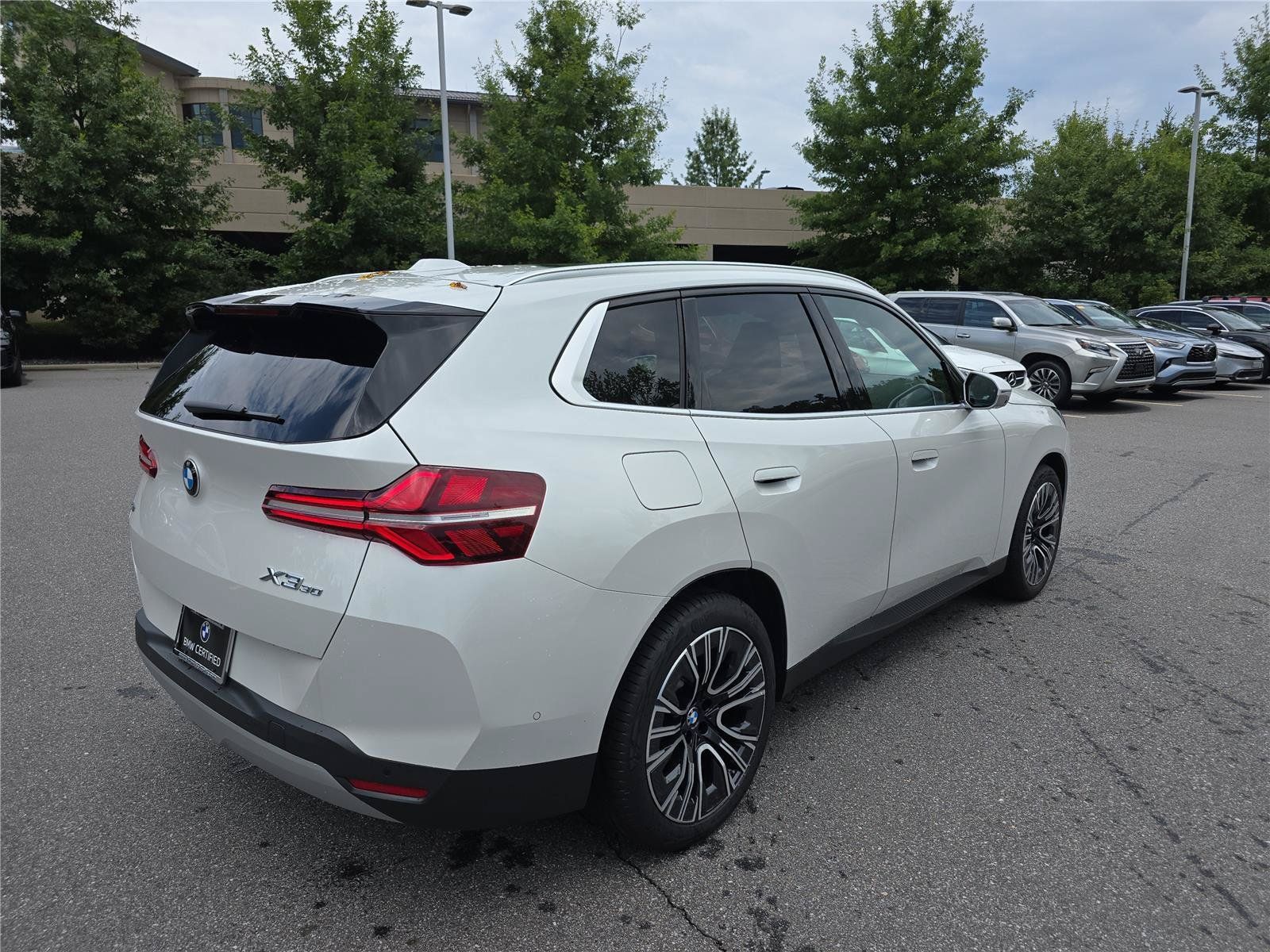 Used 2026 BMW X3 xDrive30i w/ Premium Package AWD/4WD image 3