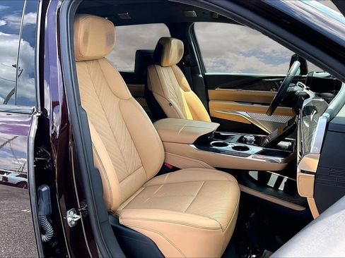 Certified 2025 Cadillac Escalade IQ Luxury 2 AWD/4WD image 30