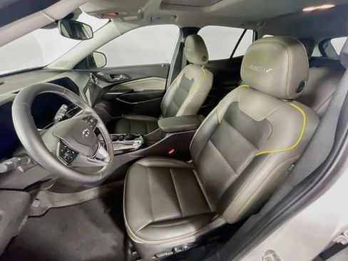 Used 2025 Chevrolet Trax ACTIV w/ Sunroof Package FWD image 21
