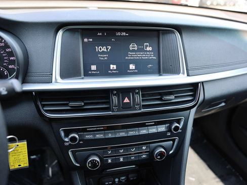 Used 2020 Kia Optima LX FWD image 19