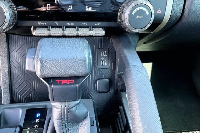 Used 2025 Toyota Tacoma TRD Off-Road AWD/4WD image 25