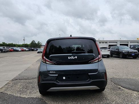 Used 2024 Kia Soul LX w/ Option Group 015 FWD image 4