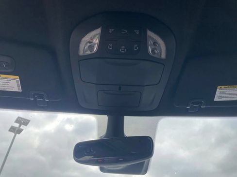 New 2026 Chrysler Pacifica Select FWD image 19