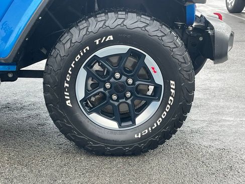 Used 2022 Jeep Wrangler Unlimited Rubicon w/ Dual Top Group image 9