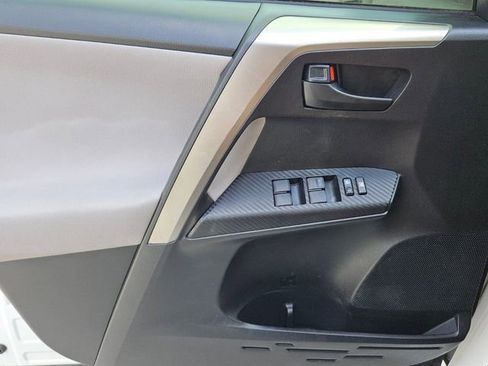 Used 2015 Toyota RAV4 LE FWD image 25