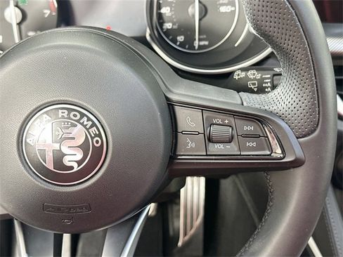 Used 2023 Alfa Romeo Stelvio Veloce image 24