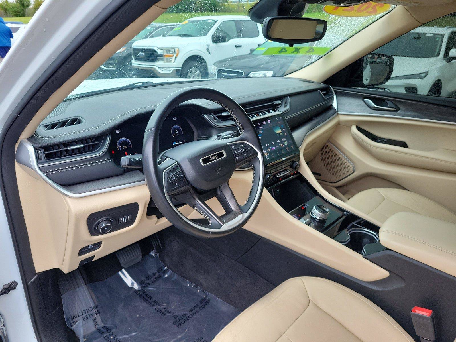 Used 2021 Jeep Grand Cherokee L Limited AWD/4WD image 18