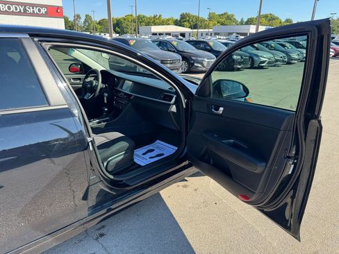 Used 2020 Kia Optima LX FWD image 9