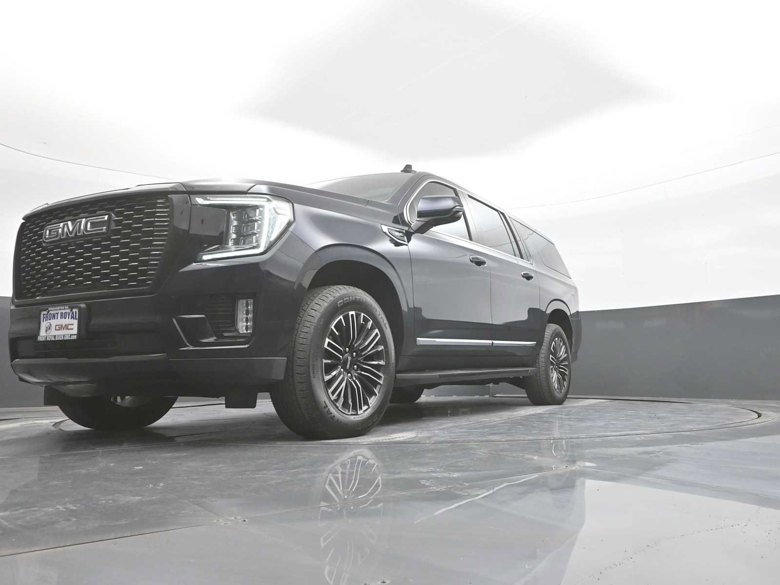 Used 2024 GMC Yukon XL SLT w/ SLT Luxury Package AWD/4WD image 49